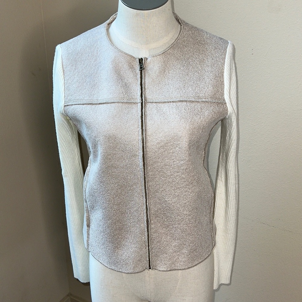 EUC  Lola & Sophie XSmall sweater sleeve jacket